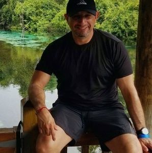 Meet your Posher, Cesar humberto